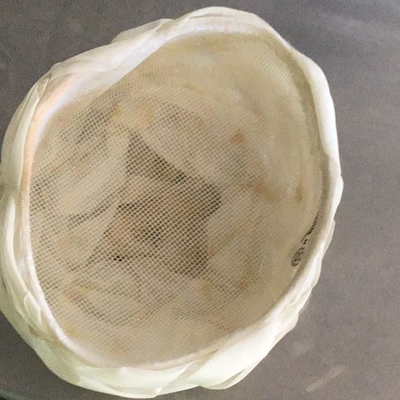 Vintage, UNION made, lace and sequin, fancy 50’s “pill box” style, dress hat. - Picture 4 of 5